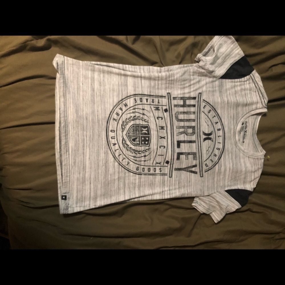 Hurley t shirt